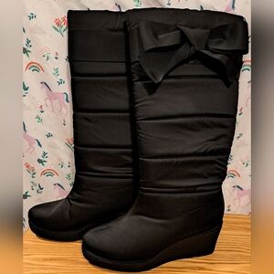 EUC Kate Spade Cagney Black Quilt Waterproof Casual Rain Snow Boot Shoe SZ 7